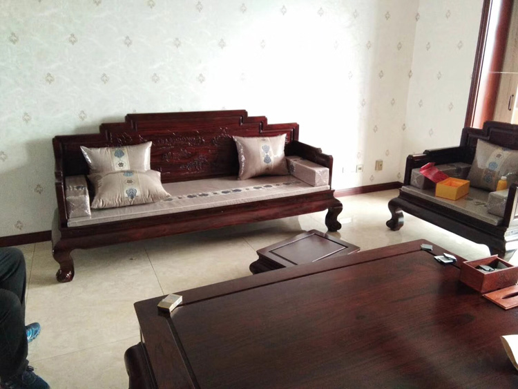 上海夏总红酸枝材质客厅沙发组合效果图