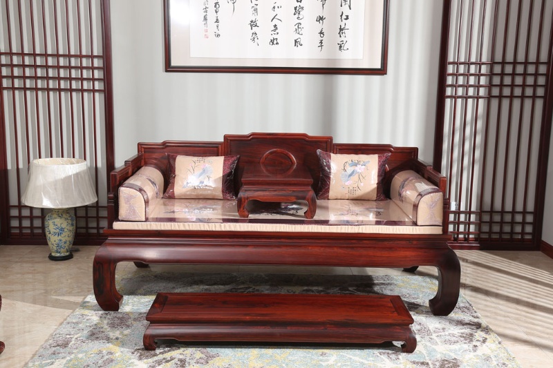 红木都很贵吗,一套红木家具大概多少钱?