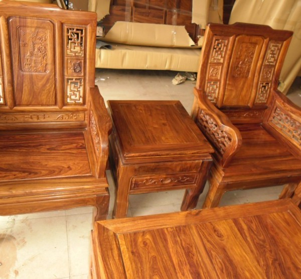 红木家具 刺猬紫檀木沙发价格是怎样的?刺猬紫檀木有哪些特点