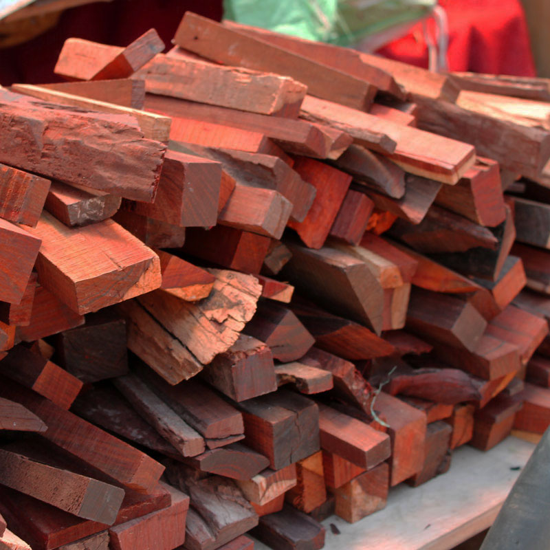 红木家具 19年大红酸枝行情继续上涨 应该是特别之处导致它上涨